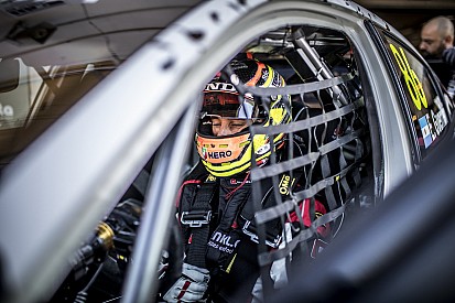 Guerrieri gana en Nordschleife y Pepe Oriola acaba segundo
