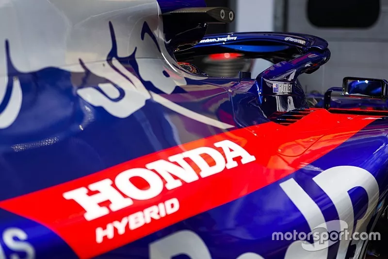 Un logo de Honda en el Toro Rosso