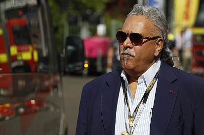 Mallya quiere retener a Sergio Pérez si no logra asiento top