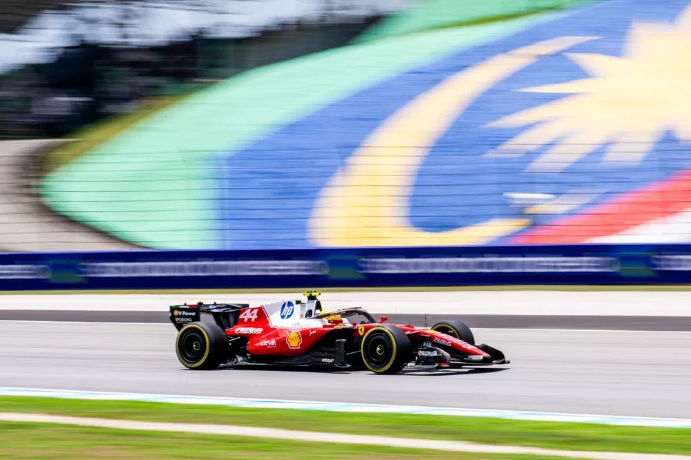 Lewis Hamilton warned, Ferrari fined for Bahrain GP impeding
