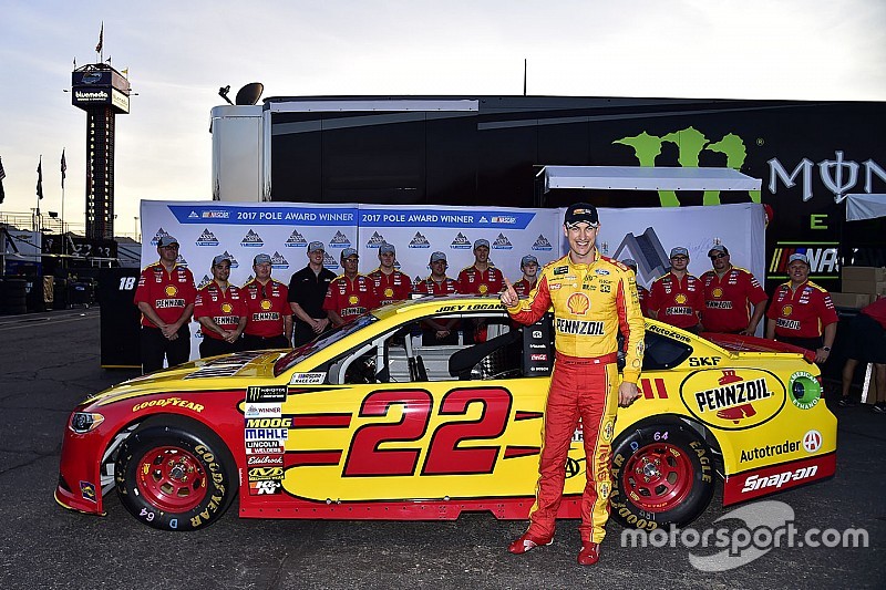 Logano edges Blaney for pole in Ford 1-2 at Phoenix