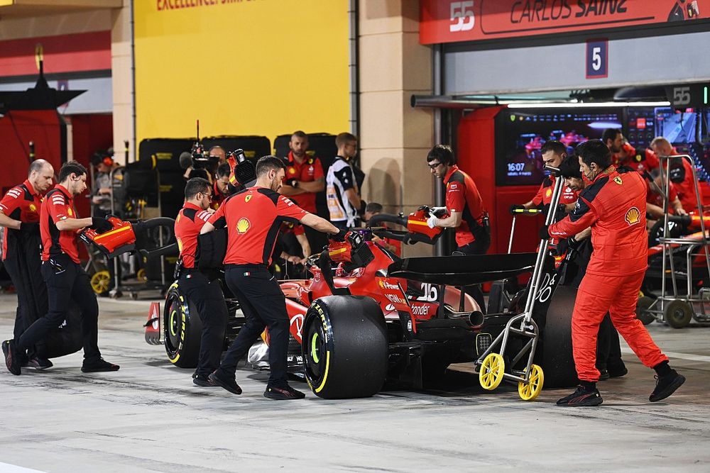 Charles Leclerc, Ferrari SF-23, in the pits