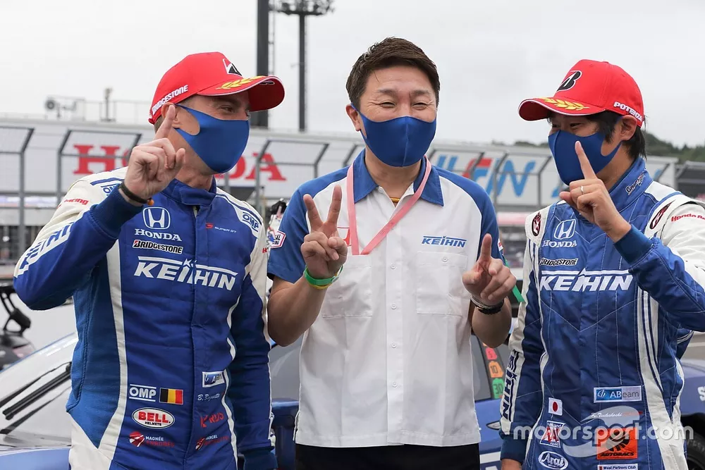 塚越 広大 Koudai Tsukakoshi、ベルトラン・バケット Bertrand Baguette、金石勝智監督 Katsutomo Kaneishi(#17 KEIHIN NSX-GT)