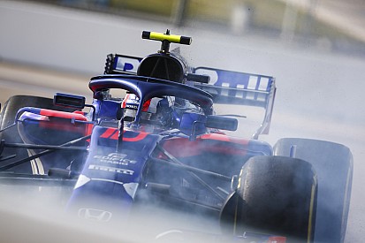 Brivido per Gasly, un detrito lo ha colpito sulla visiera: "Pensavo mi finisse nell'occhio!"