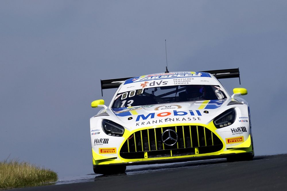 #13 Team Zakspeed Mobil Krankenkasse Racing Mercedes-AMG GT3 Evo: Jules Gounon, Igor Walilko