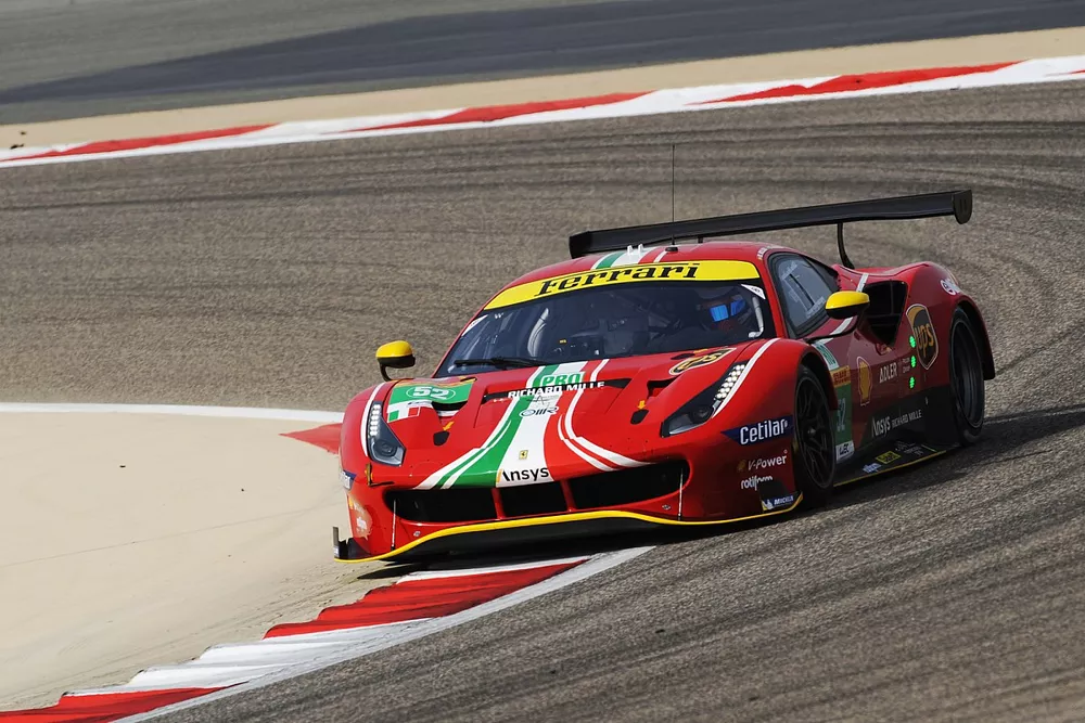 #52 AF Corse Ferrari 488 GTE EVO: Daniel Serra, Miguel Molina 