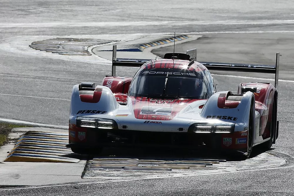 #7 Porsche Penske Motorsport Porsche 963: Dane Cameron, Felipe Nasr, Matt Campbell, Josef Newgarden