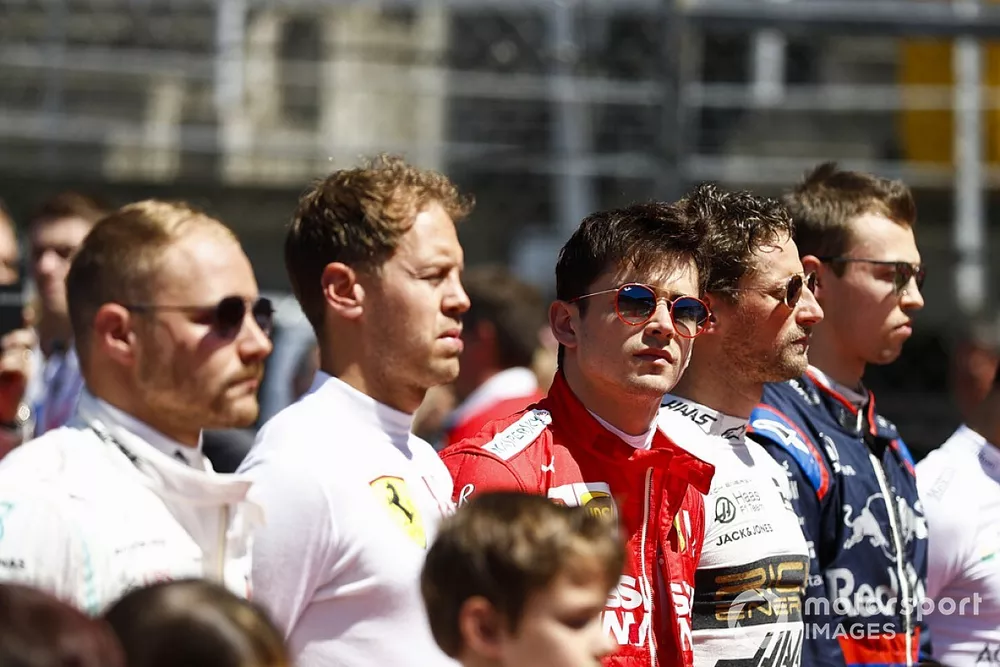 Valtteri Bottas, Mercedes AMG F1, Sebastian Vettel, Ferrari, Charles Leclerc, Ferrari, Romain Grosjean, Haas F1, y Daniil Kvyat, Toro Rosso
