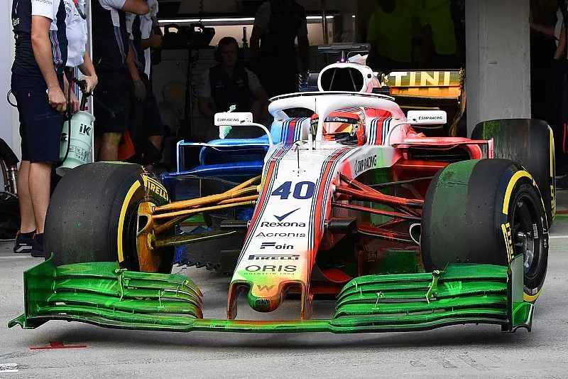 Robert Kubica, Williams FW41 met 'flow vis paint' op de auto