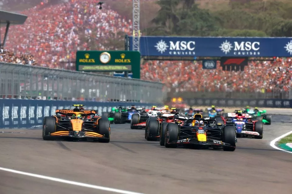 Max Verstappen, Red Bull Racing RB20, Lando Norris, McLaren MCL38, Charles Leclerc, Ferrari SF-24, Carlos Sainz, Ferrari SF-24