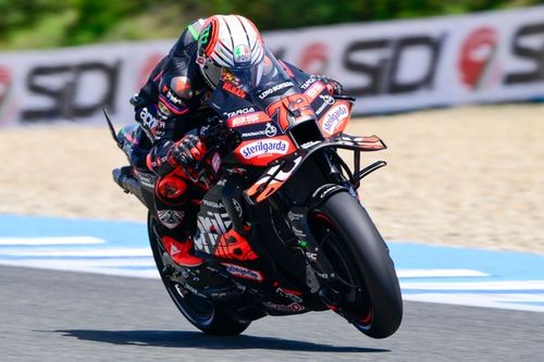 Bezzecchi elogia el nuevo basculante de Aprilia: "Ha ido bastante bien"