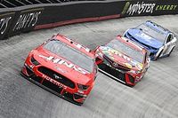 Kevin Harvick gana la pole para Richmond y Su&aacute;rez en noveno
