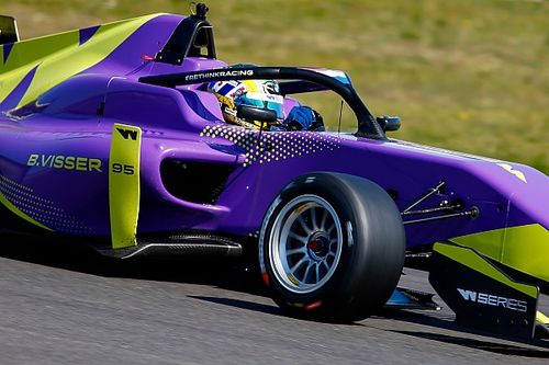 W Series: Visser marca el paso en la práctica