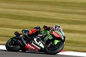 Rea logra el triplete en Donington