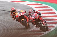 Dovizioso vence a Márquez en la última curva en Austria