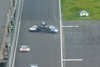 V&iacute;deo: inexplicable y peligros&iacute;simo accidente en las 24 Horas de Spa