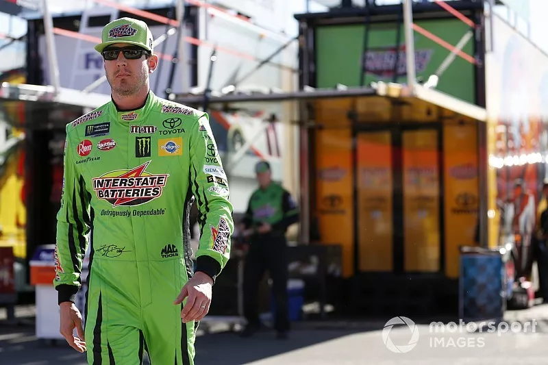 Kyle Busch, Joe Gibbs Racing, Toyota Camry Interstate Batteries