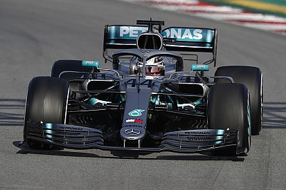 Bottas ve Hamilton, Mercedes'in gelişiminden memnun