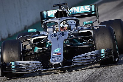 Mercedes: Cambiar el concepto del ala delantera tomaría meses