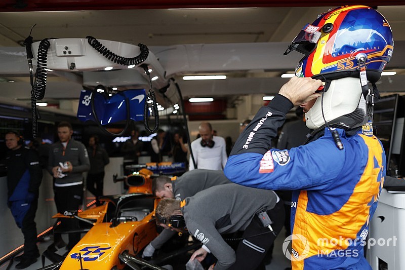 Sainz termina satisfecho a pesar de un día