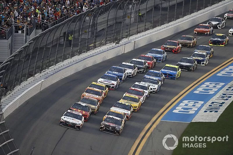 Denny Hamlin, Joe Gibbs Racing, Toyota Camry FedEx Express, Kyle Busch, Joe Gibbs Racing, Toyota Camry M&M's Chocolate Bar