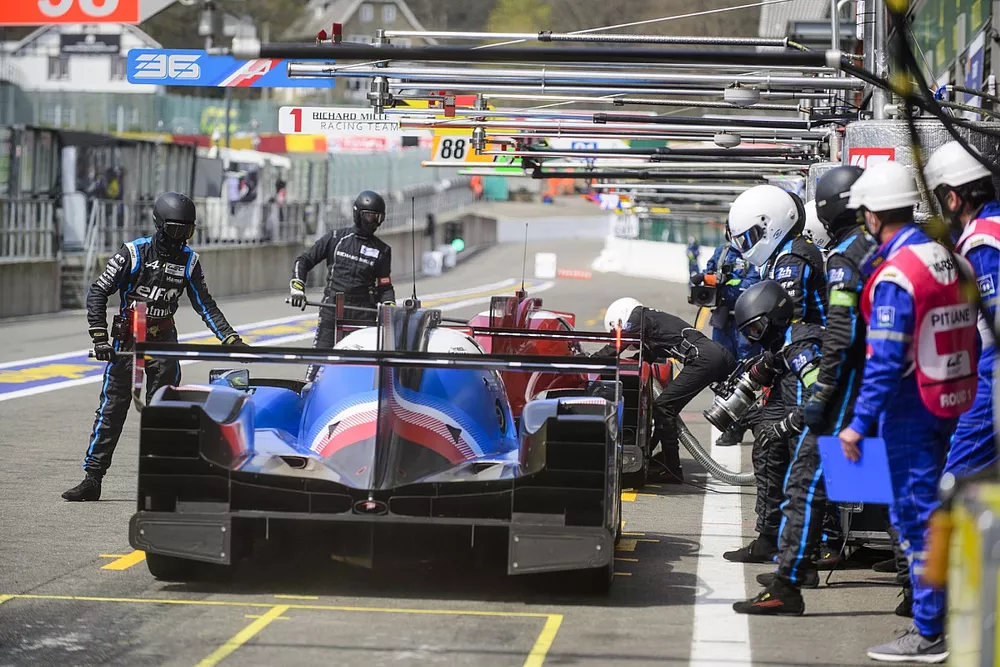 #36 Alpine Elf Matmut Alpine A480 - Gibson: Andr&eacute; Negr&atilde;o, Nicolas Lapierre, Matthieu Vaxiviere