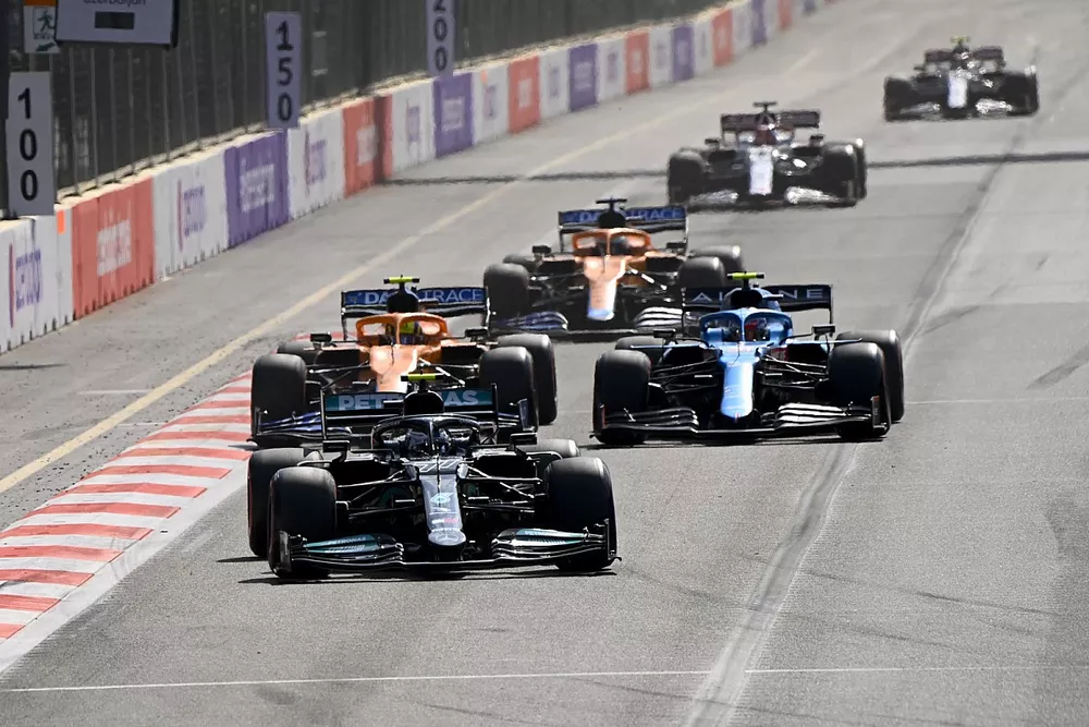 Valtteri Bottas, Mercedes W12, Esteban Ocon, Alpine A521, Lando Norris, McLaren MCL35M, and Daniel Ricciardo, McLaren MCL35M