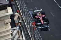 Hamilton celebra su viernes liderando en Bak&uacute;, Leclerc vigila a McLaren