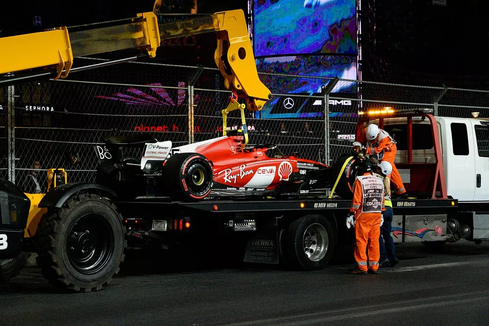 La monoplace accident&eacute;e de Carlos Sainz, Ferrari SF-23