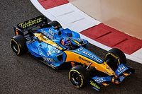 GALER&Iacute;A: el reencuentro de Alonso con el Renault R25 en Abu Dhabi