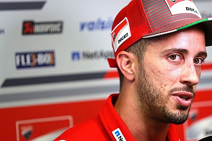 Dovizioso: "Si Lorenzo piensa que mino su moral, es problema suyo"