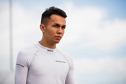Albon, el apuntado por Toro Rosso, figura entre los inscritos de la Fórmula E