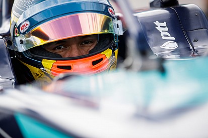 Toro Rosso-gegadigde Albon wil zich ‘nergens’ door laten afleiden