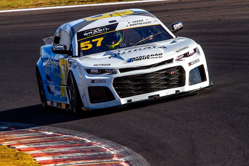 Carro de Felipe Tozzo 
 e João Bortoluzzi