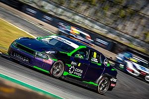 TCR South America: Após problemas ao longo do fim de semana, Suzuki domina e vence corrida 2 em Rivera