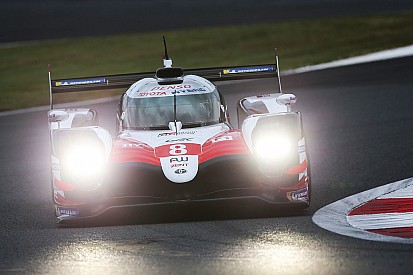Toyota manda en la primera práctica en China