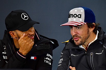Alonso se alegra de que Hamilton alcance a Fangio