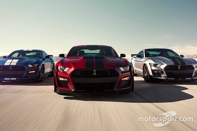 Ford представив найпотужніший в історії Mustang GT500