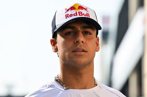 Lindblad explica la ventaja que tiene antes de su debut en la F1 2026