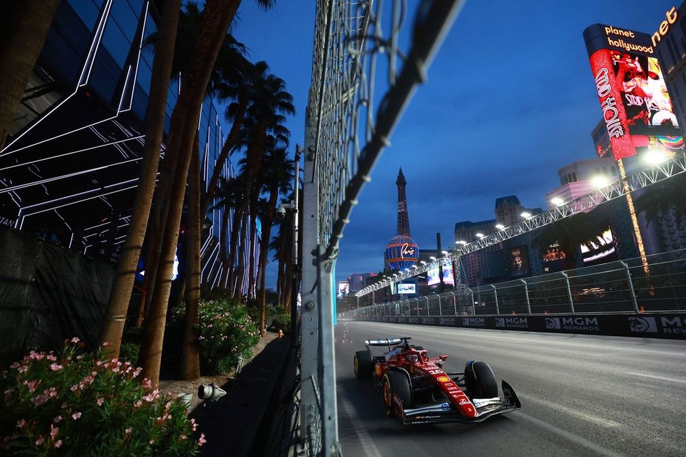 Leclerc lidera el polvoriento FP1 del GP de Las Vegas; Albon y Tsunoda dan la sorpresa