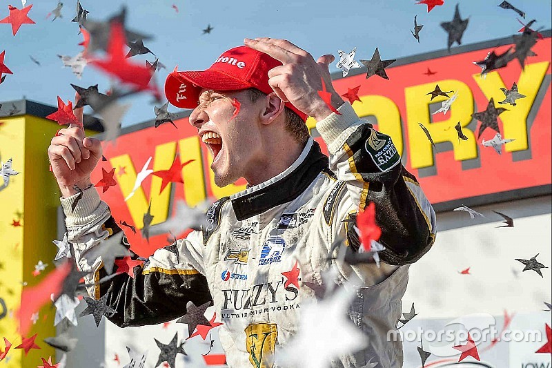 笔记本:Indycar爱荷华300——纽盖顿破领跑圈数记录夺冠