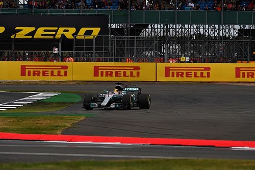 Hamilton pide a la F1 acabar con las escapatorias de asfalto