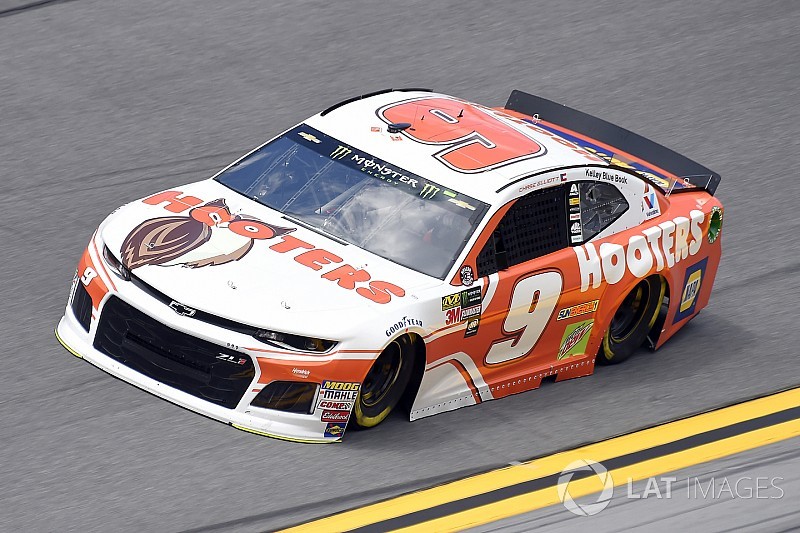 Chase Elliott tops Hendrick teammate Bowman for Daytona pole