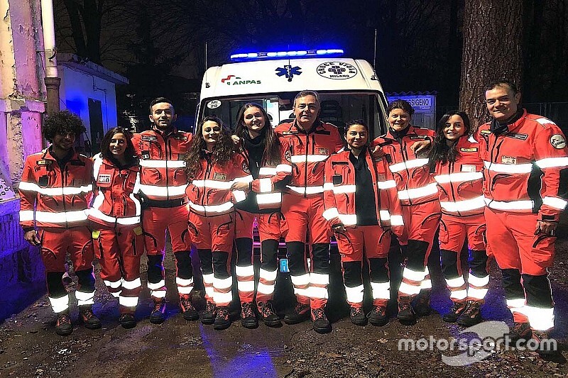 Special: De vrijwillige ambulancechauffeur die een F1-programma leidt