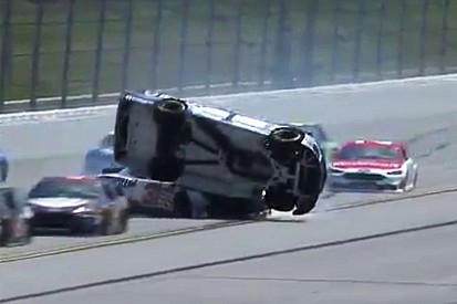NASCAR: Überschlag und Bestzeit für McMurray in Talladega