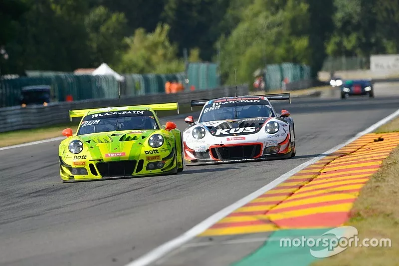 #911 Manthey Racing Porsche 911 GT3 R: Romain Dumas, Frederic Makowiecki, Dirk Werner, #117 K&Uuml;S Team75 Bernhard Porsche 911 GT3 R: Timo Bernhard, Earl Bamber, Laurens Vanthoor  