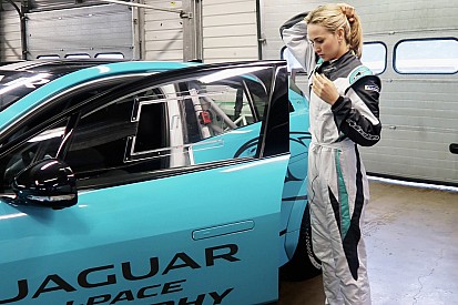 Carmen Jordá prueba el Jaguar I-Pace eTrophy