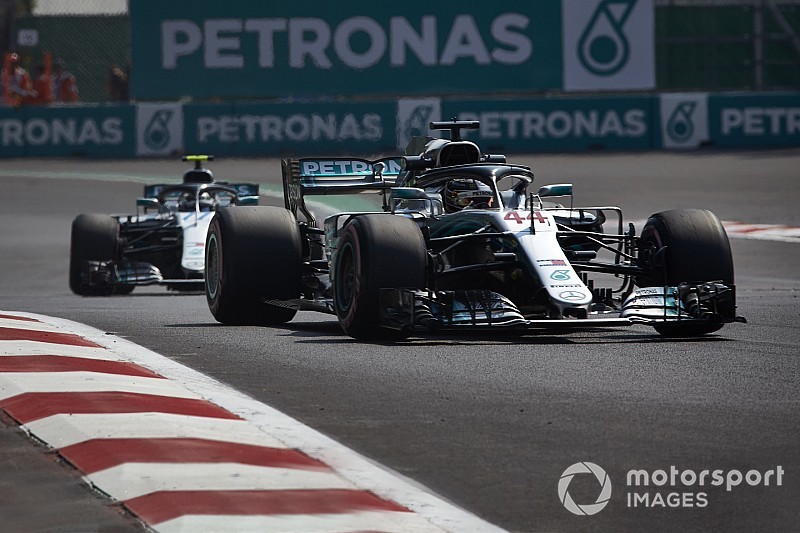 Wolff verwacht chaos met Mercedes, Ferrari en Red Bull in openingsronde