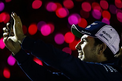 Resmi: Perez, 2019'da Force India'da yarışmaya devam edecek!