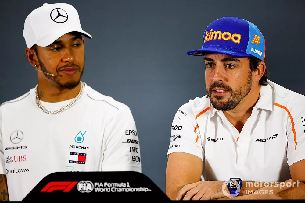 Fernando Alonso, McLaren, et Lewis Hamilton, Mercedes AMG F1, en conf&eacute;rence de presse